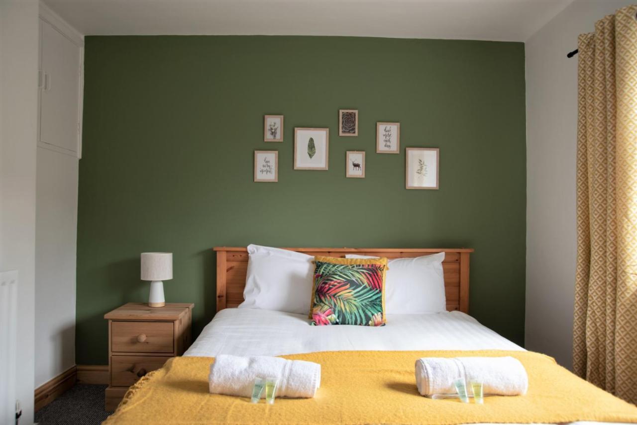 Cottenham - Centre With Free Private Parking 2 Toilets 4 Bedroom Sleeps 8 Newcastle Upon Tyne