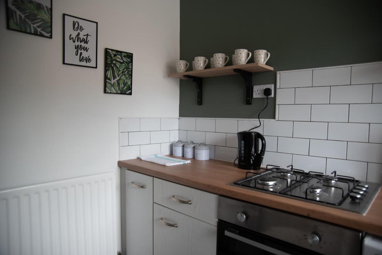 Cottenham - Centre With Free Private Parking 2 Toilets 4 Bedroom Sleeps 8 Newcastle Upon Tyne